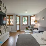 Apartamenty Bluesky - Centrum Karpacza, Blisko Pkp, Balkon, Spokojna Zielona Okolica Karpacz
